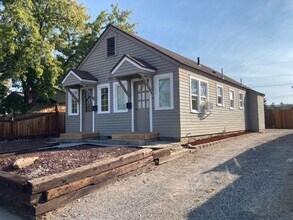 Building Photo - 901 Kittitas St