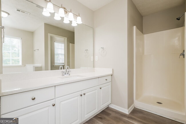 Building Photo - 154 Vinings Dr