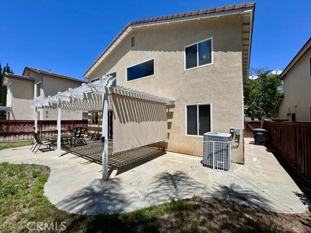 Building Photo - 30997 Oakhill Dr