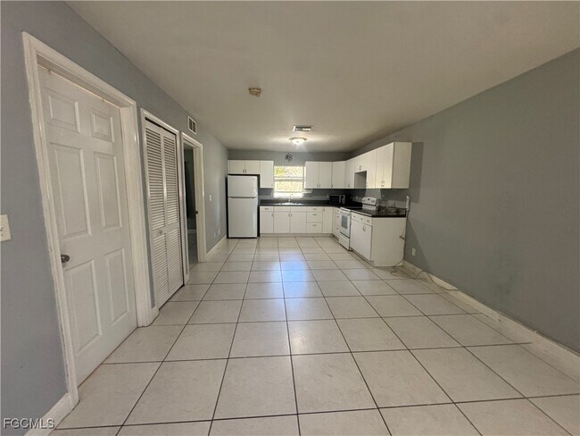 Building Photo - 291 16th St NE