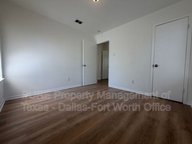 Building Photo - 6222 W Poly Webb Rd