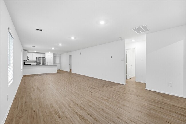Building Photo - 213 Rustic Ridge Cir