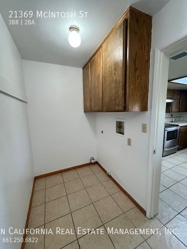 Building Photo - 21369 McIntosh St