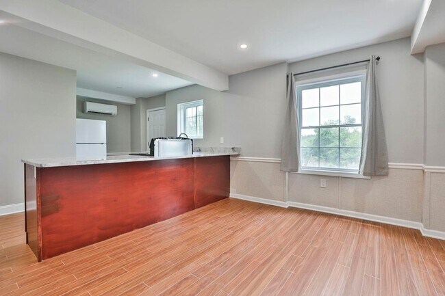 Building Photo - 41A Howe