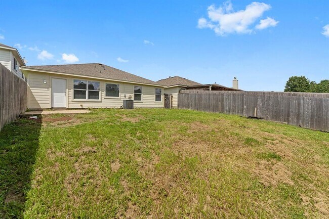 Building Photo - 5041 Willow Point Dr