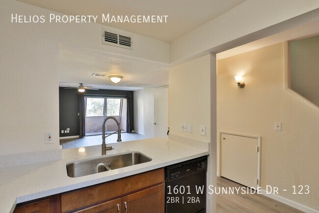 Building Photo - 1601 W Sunnyside Dr