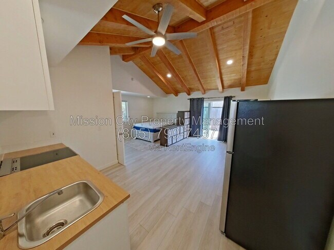 Building Photo - 425 San Domingo Dr