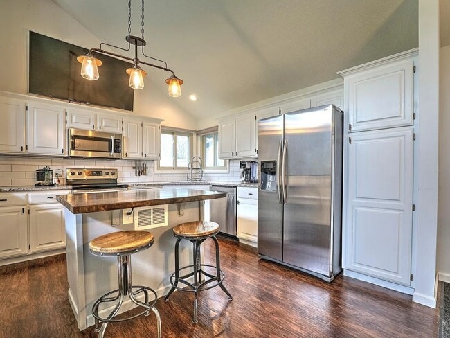 Building Photo - Papillion Home For Rent Near Offutt AFB