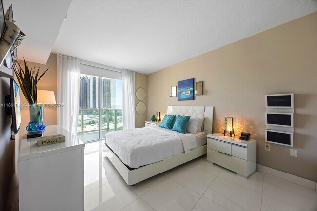 Building Photo - 250 Sunny Isles Blvd