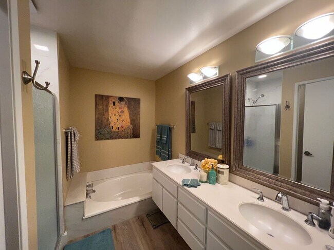 Building Photo - 5 Coldstream, 47