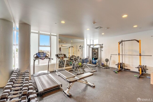 Building Photo - 451 Donahue St