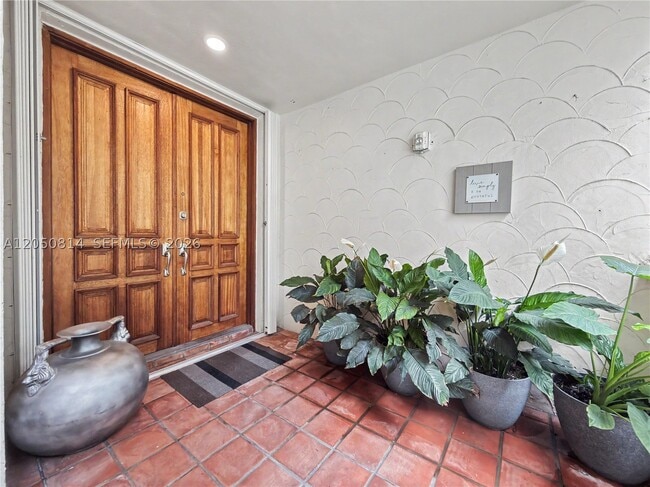 Building Photo - 2124 Fisher Island Dr