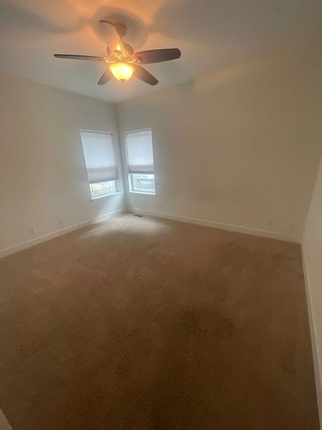 Building Photo - Beautiful 4 Bedroom on 2.5 Acres!