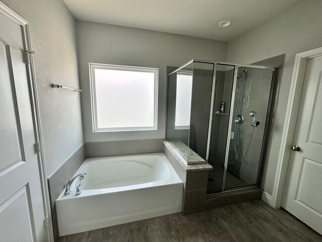 Building Photo - 27348 Caroline Way