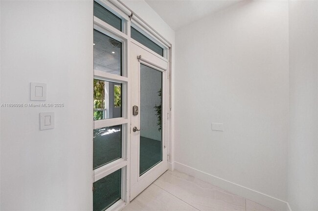 Building Photo - 7918 Harbor Island Dr