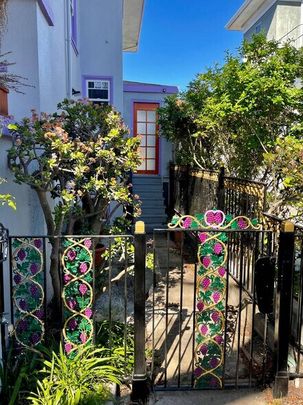 Building Photo - 3148 College Ave