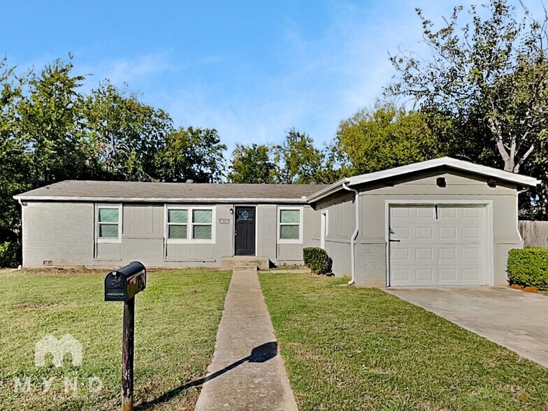 Primary Photo - 12 The Briars