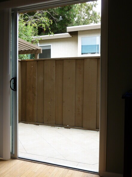 Building Photo - 4591 Inglewood Blvd