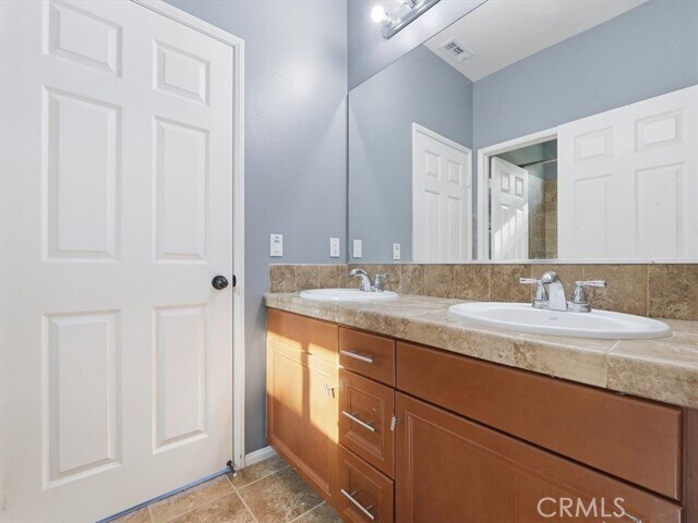 Building Photo - 2947 Gilbert Ave