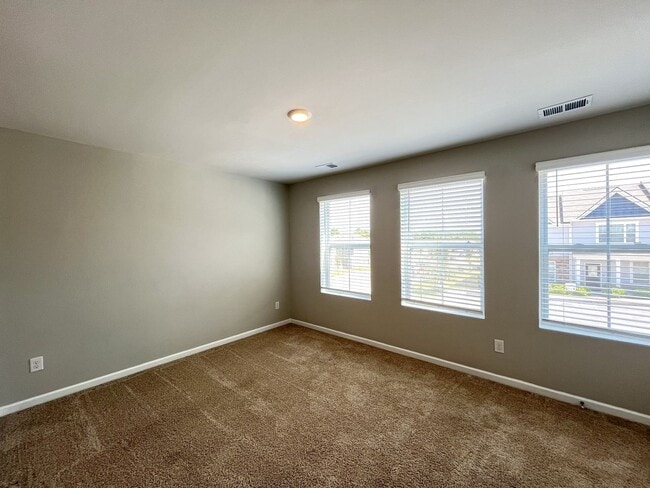 Building Photo - Beautiful Townhome in Columbia minutes to ...