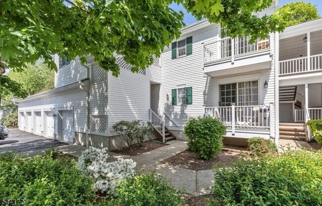 Building Photo - 82 Smithfield Ct