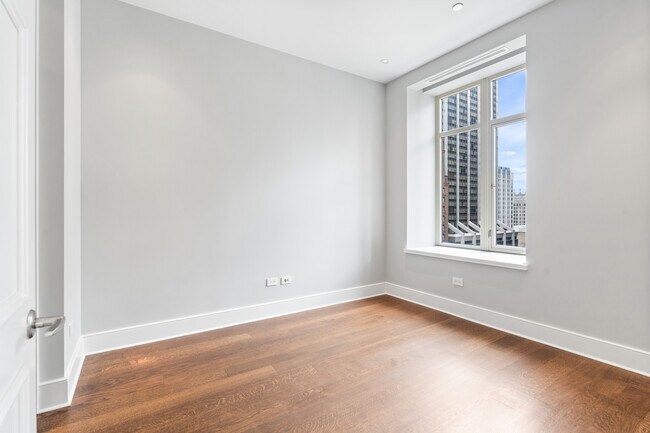 Building Photo - 118 E Erie St