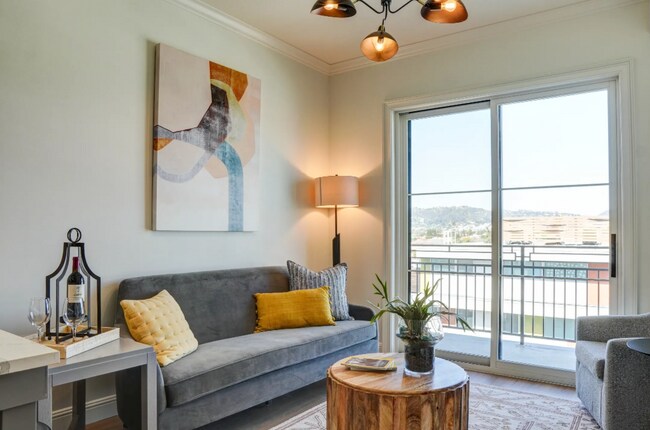 Building Photo - 5768 W 3rd St