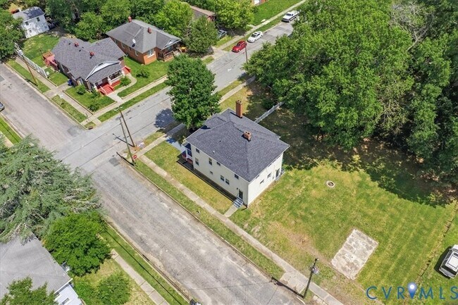 Building Photo - 1802 Varina Ave
