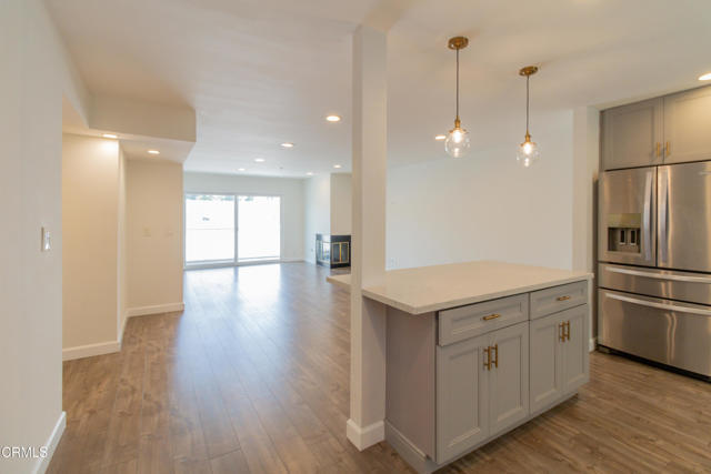 Building Photo - 625 E Del Mar Blvd