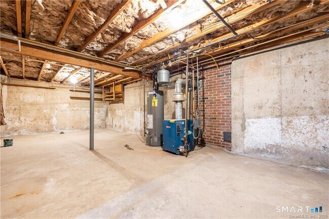 Building Photo - 129 W Ridge Dr