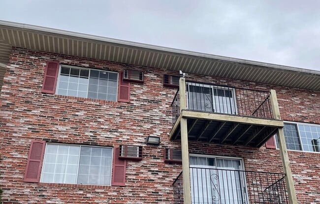 Building Photo - 1311 Hanover St