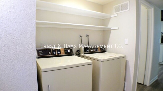 Building Photo - 3707 Country Club Dr