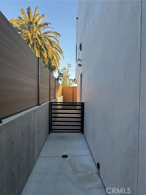 Building Photo - 2846 Fairmount Ave