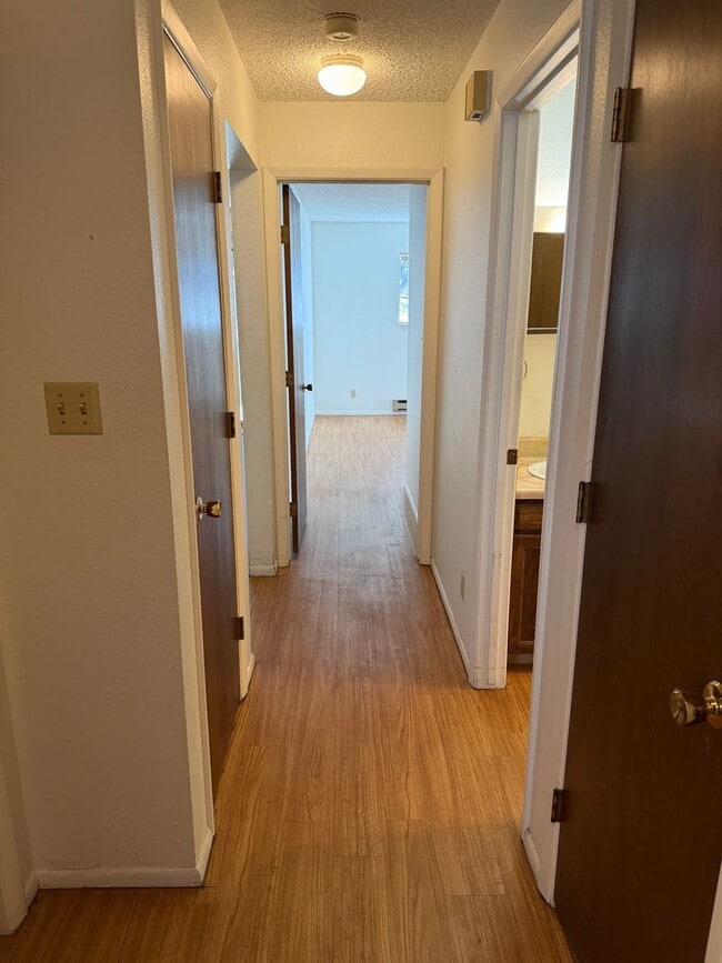 Building Photo - 2932 Holly Ave