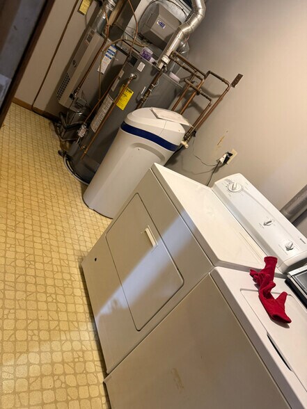 Building Photo - 14913 Echo Way