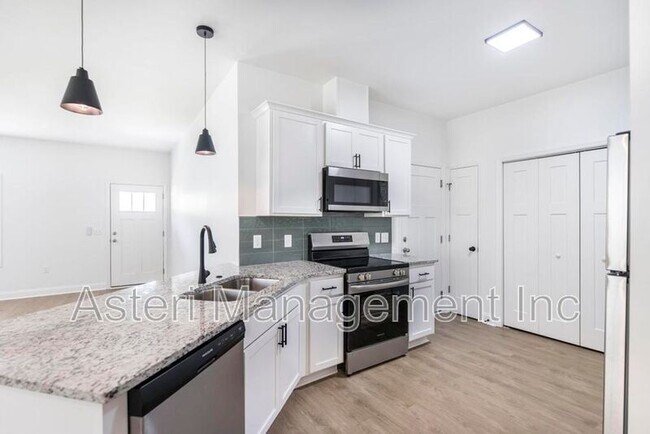 Building Photo - 2141 Houston Lake Rd