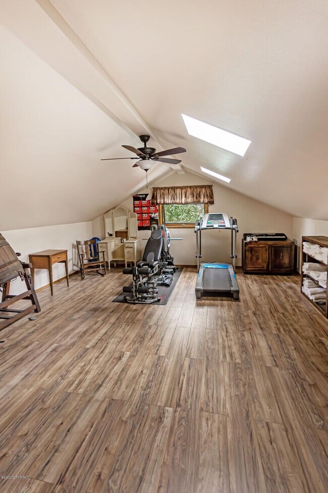 Building Photo - 11070 Equestrian St