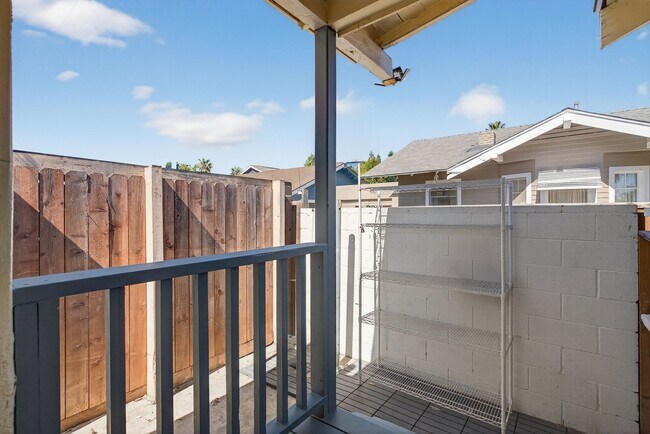 Building Photo - 521 Olive Ave