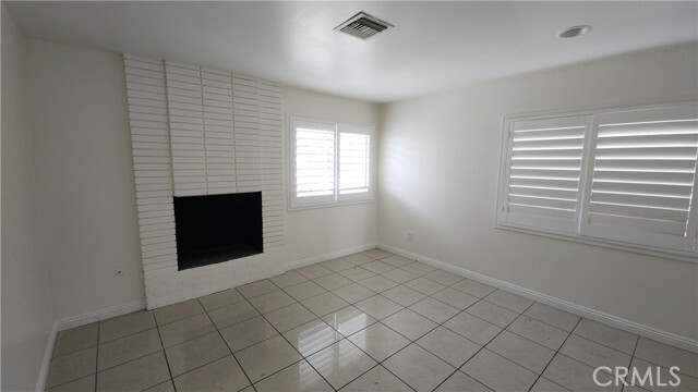 Building Photo - 1328 N Moraga St