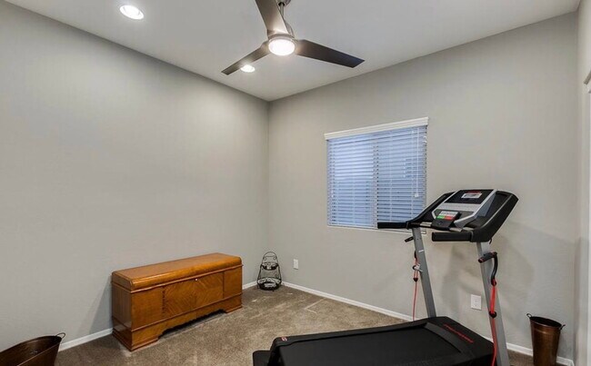 Building Photo - 10819 W Swayback Pass