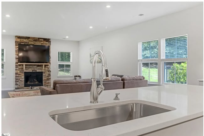 Building Photo - 500 Briar Oaks Ln