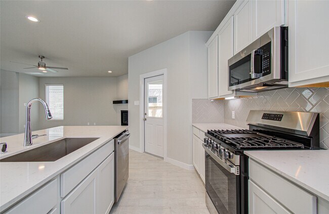 Building Photo - 15723 Telge Rd