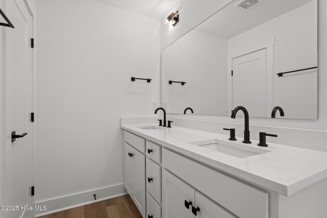 Building Photo - 3206 Belmont Cir