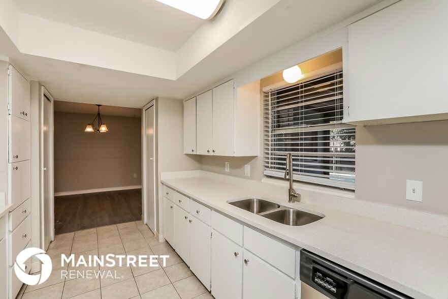 Building Photo - 1930 Shoshonee Trail