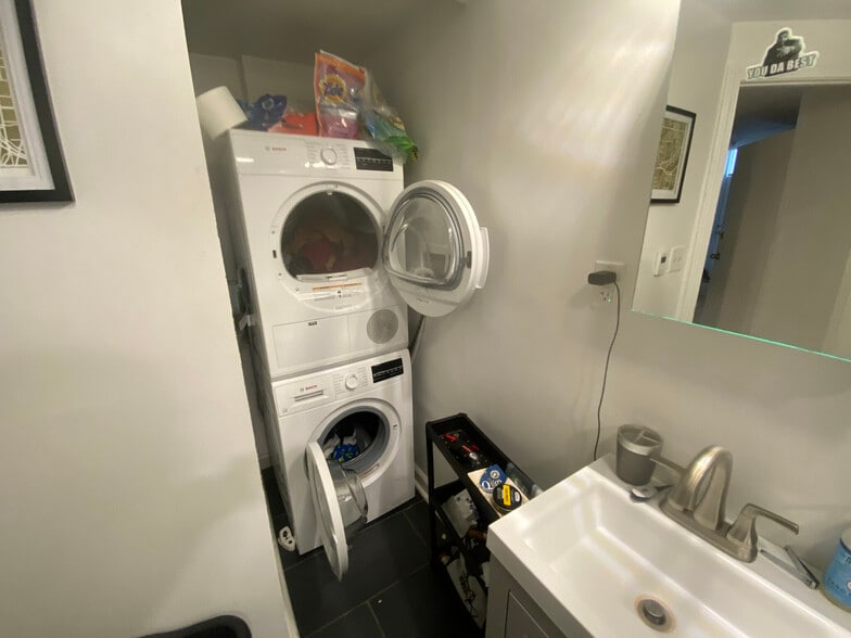 Building Photo - 20 Queensberry St