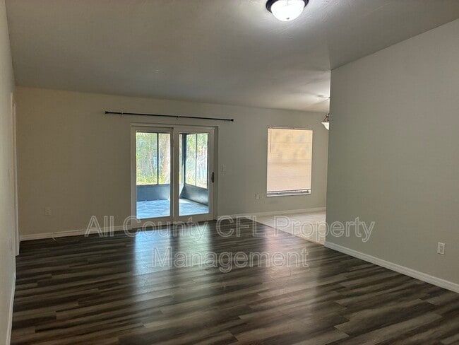 Building Photo - 3050 Autumn Ct