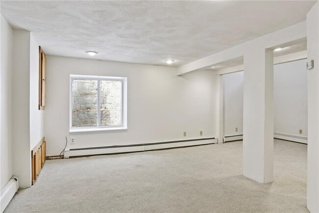 Building Photo - 28 Sandhill Dr