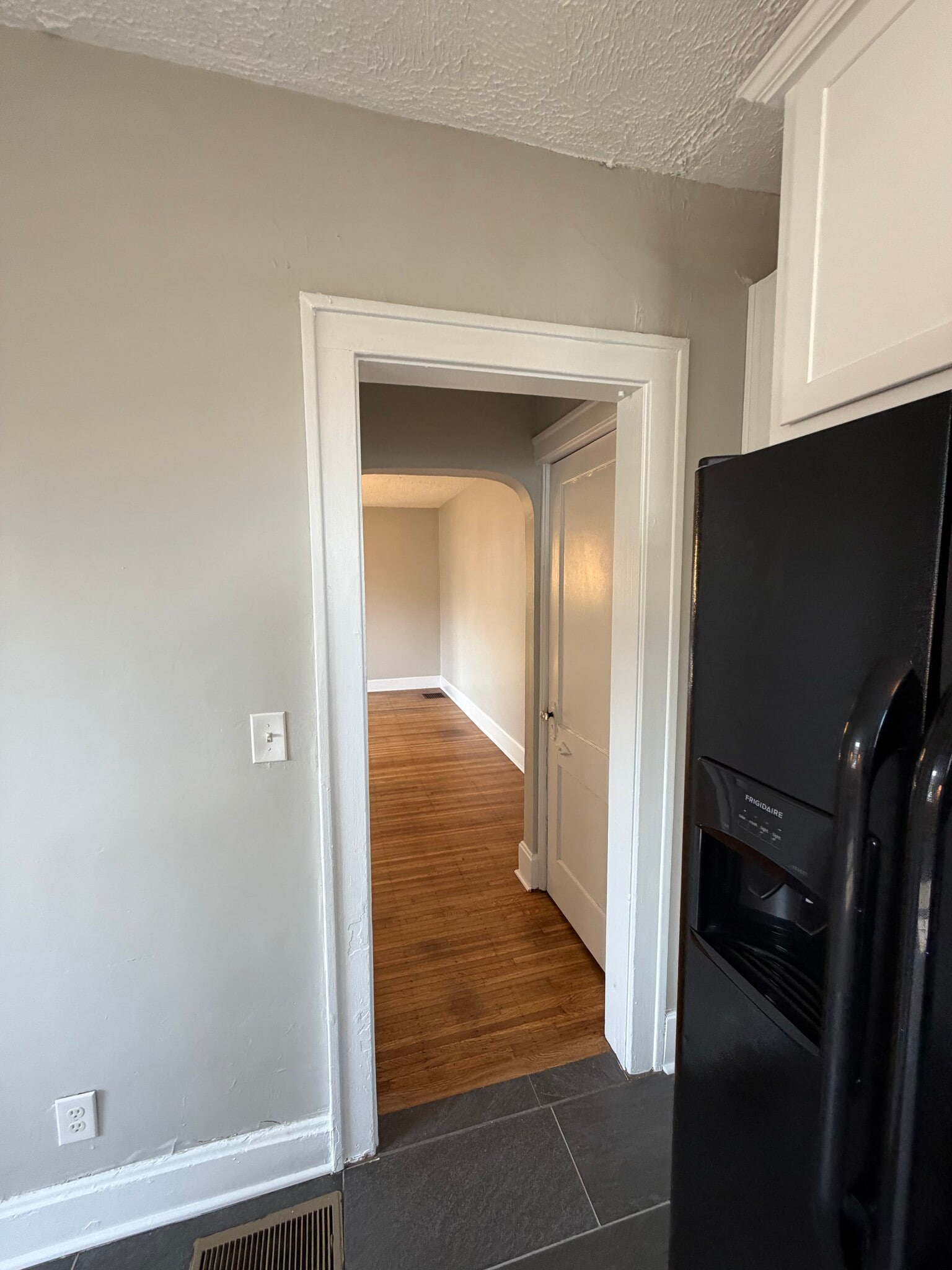 Building Photo - 3827 Central Ave