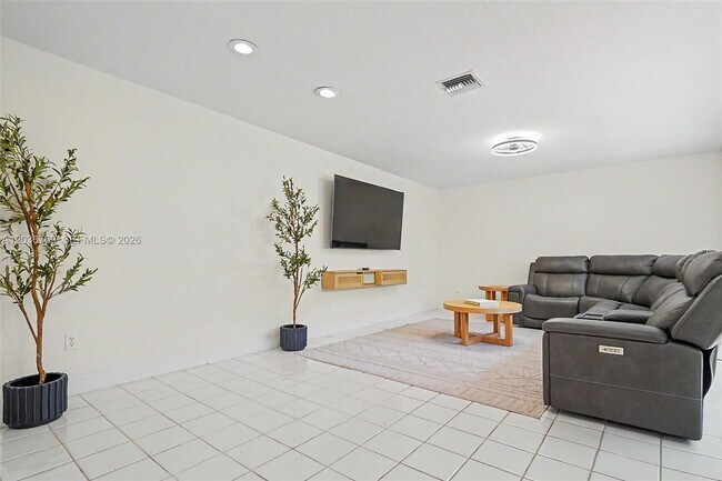 Building Photo - 10994 Neptune Dr