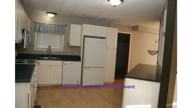 Building Photo - 687 NW Apollo